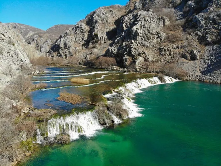 Krupa-Wasserfälle erklommen