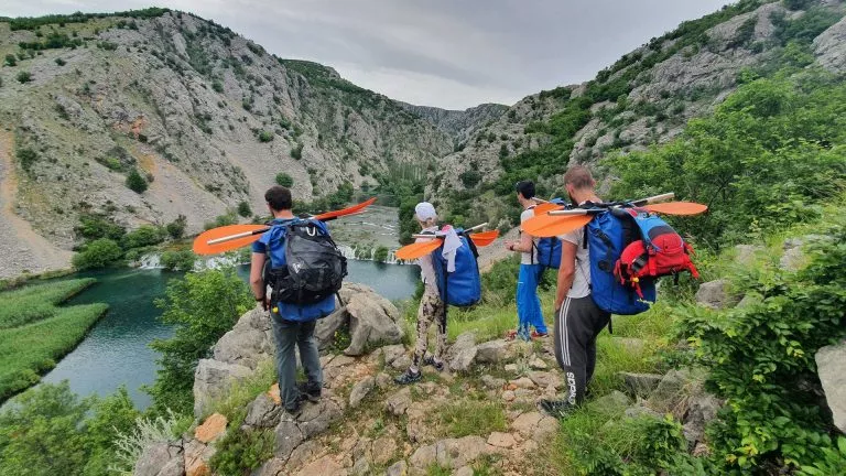 Packrafting tour di evasione in Croazia trekking di un giorno krupa canyon