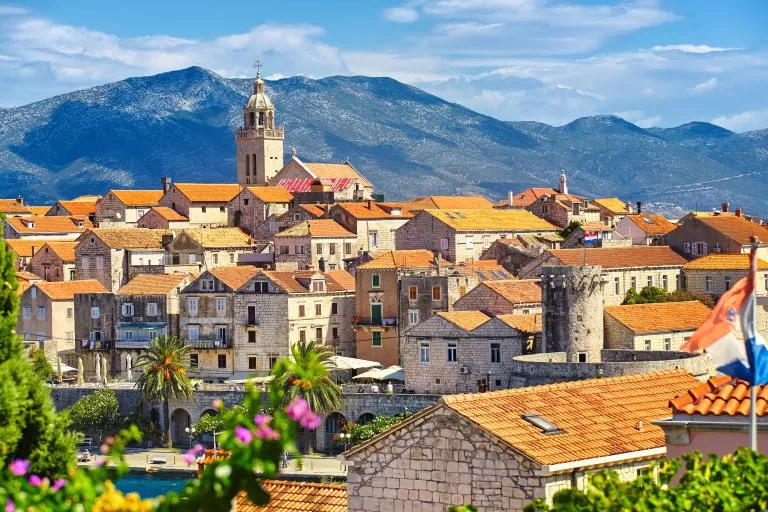 Uitzicht op de stad Korcula, eiland Korcula, Dalmatië, Kroatië